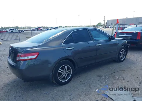 2010 Toyota Camry Le z USA, uszkodzony, nr VIN 4T4BF3EK4AR013283